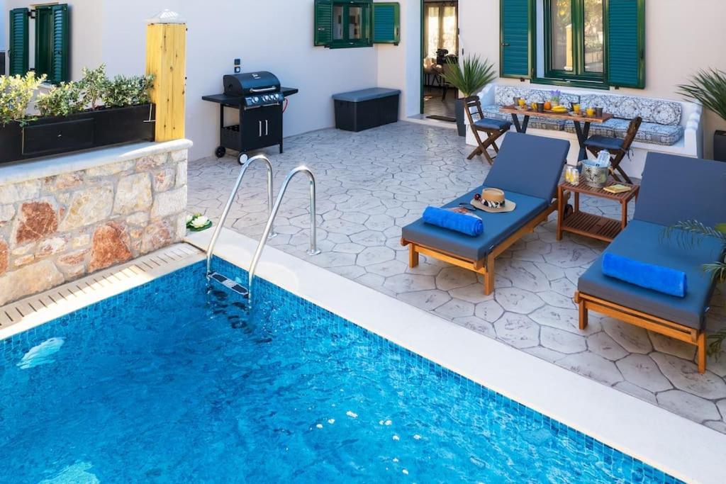 Moana House *